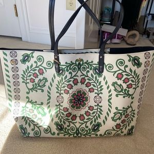 Tory Burch handbag. Beautiful. Unique.